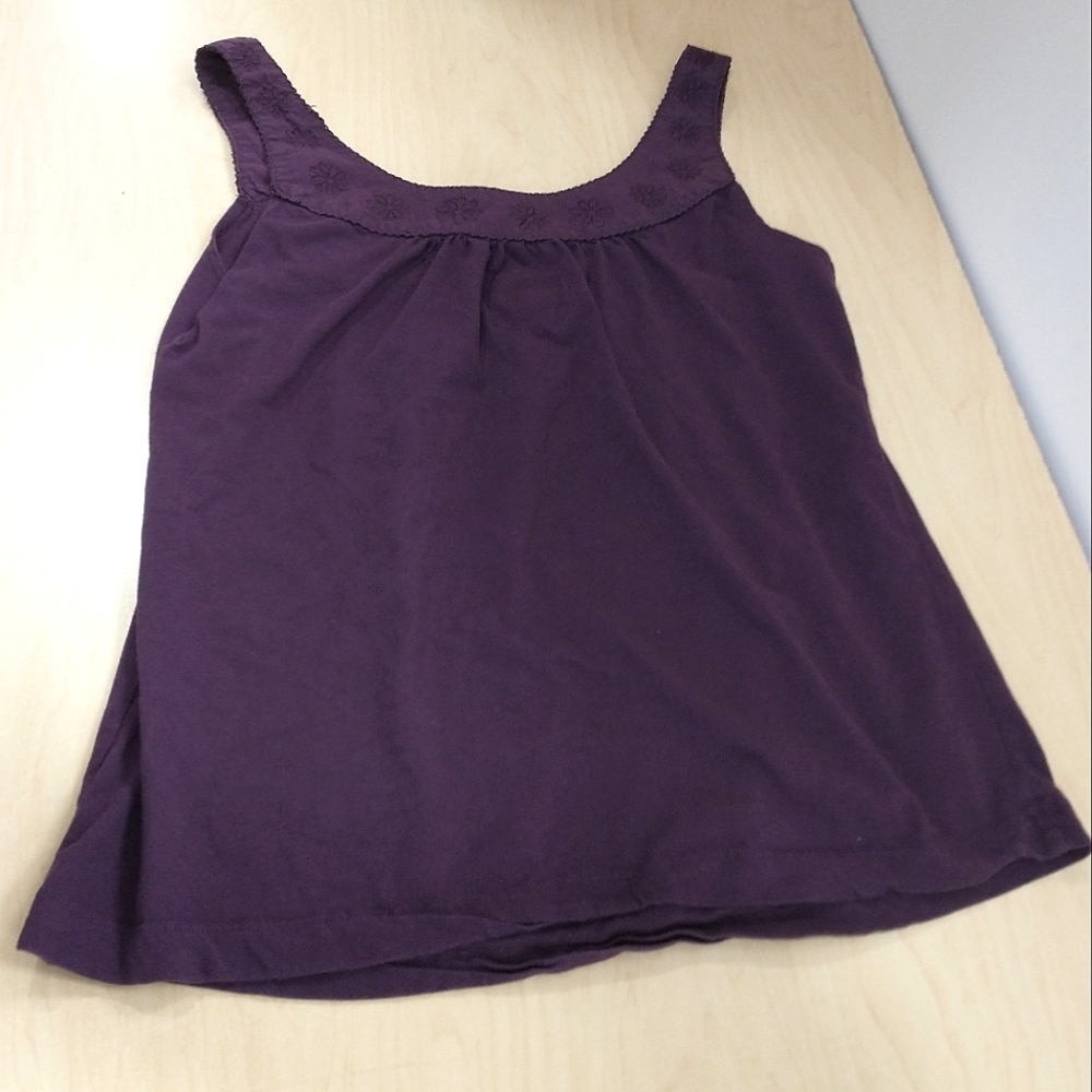 Purple Sleeveless Top with Beautiful Floral Detailing Size M